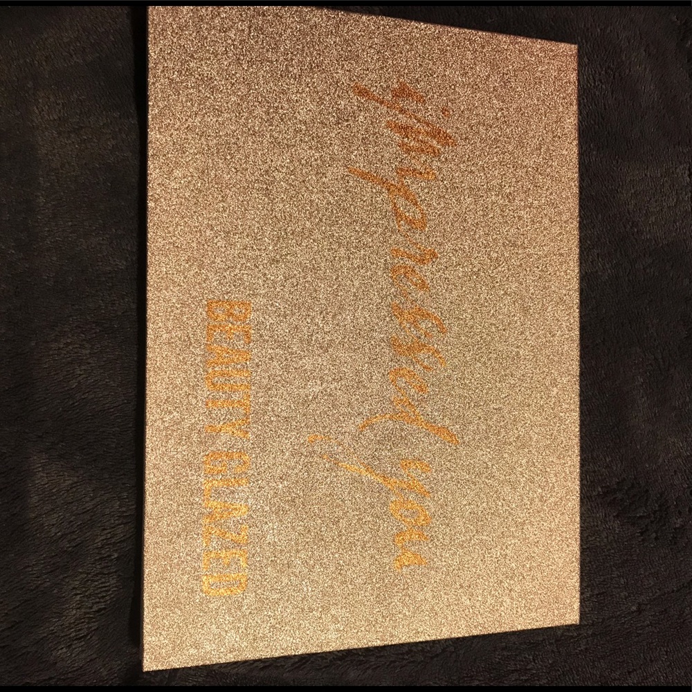 Impressed by you Eyeshadow palette